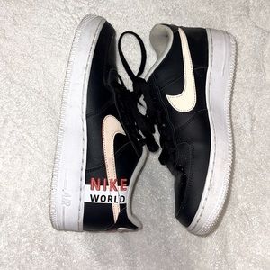 NIKE AIR FORCES